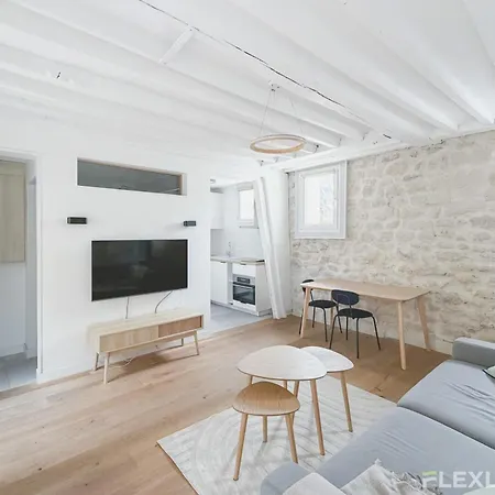 Appartamento Spacious And Charming One-bedroom In The 3rd District Parigi
